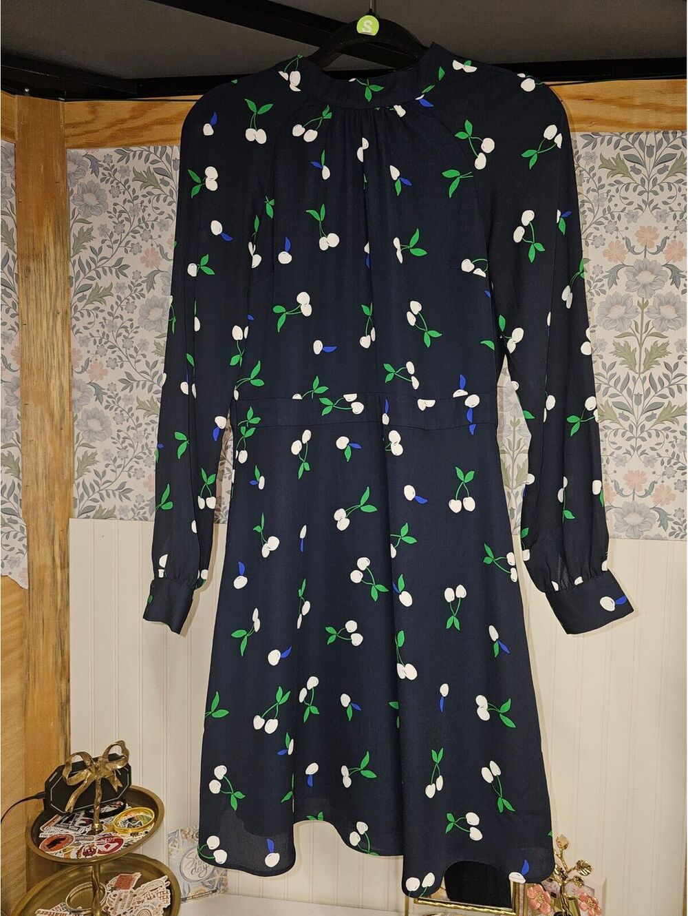 101. Banana Republic sz 4, preloved cherry dress